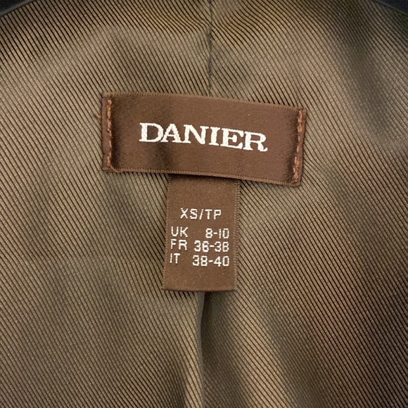 DANIER || Brown Leather Jacket - Picture 9 of 10